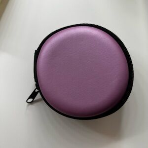 Zippered Round Clamshell Case